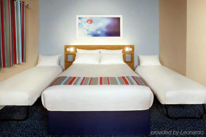 Travelodge Edinburgh Central Waterloo Place Экстерьер фото