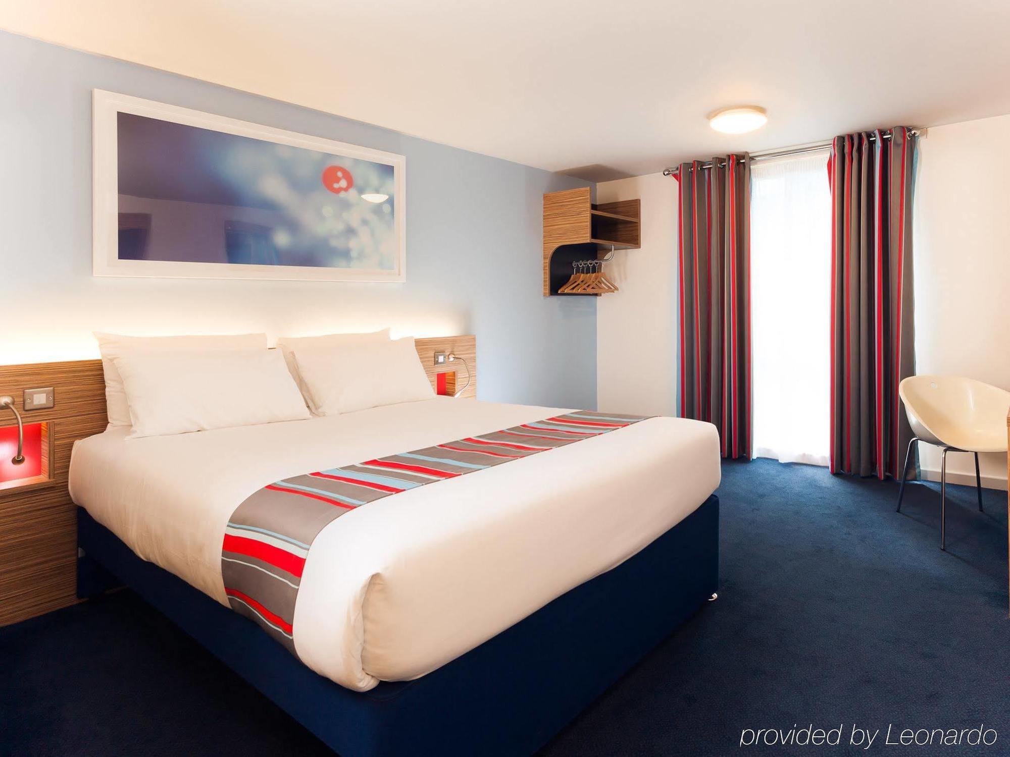 Travelodge Edinburgh Central Waterloo Place Экстерьер фото