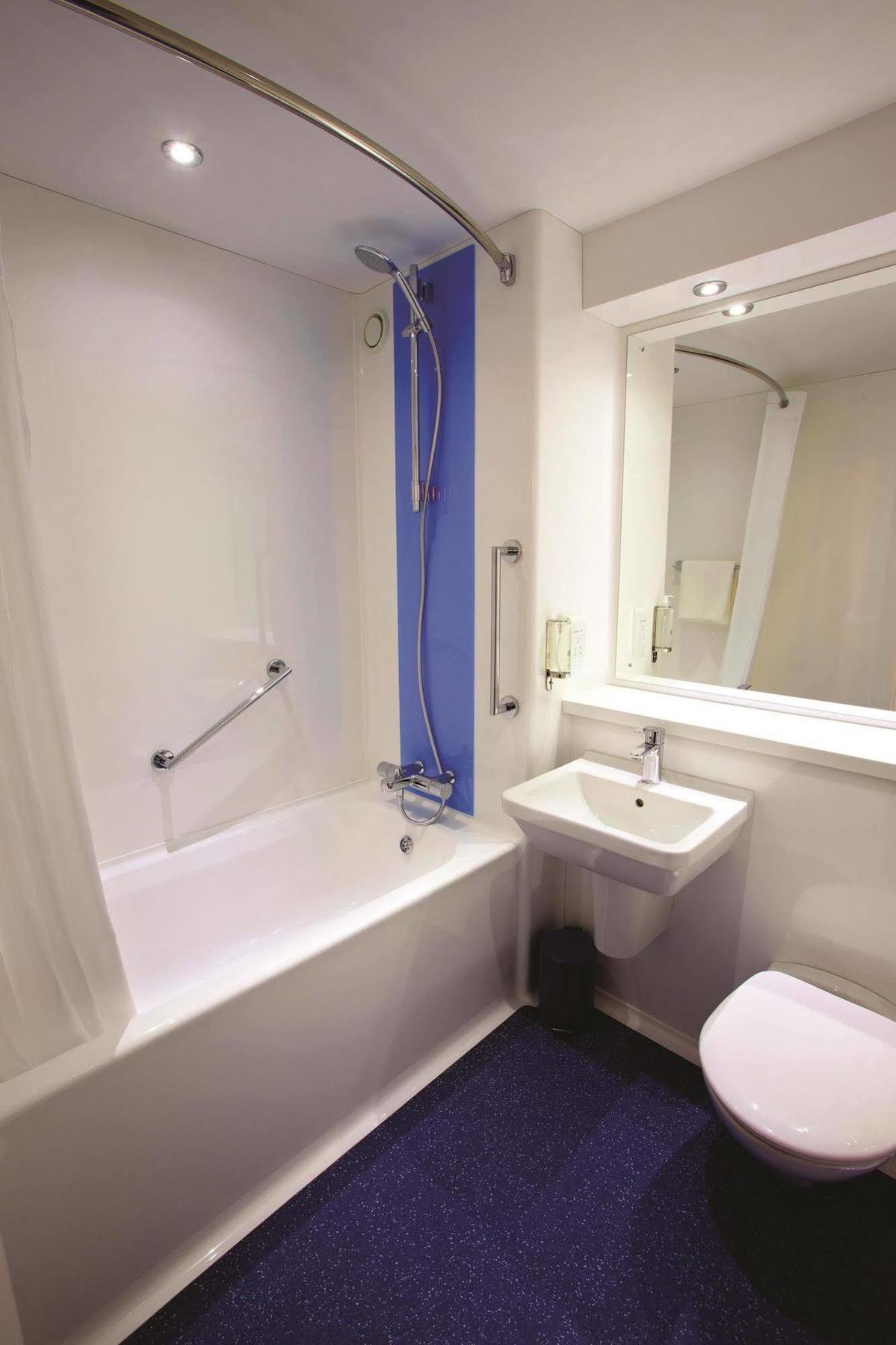 Travelodge Edinburgh Central Waterloo Place Экстерьер фото